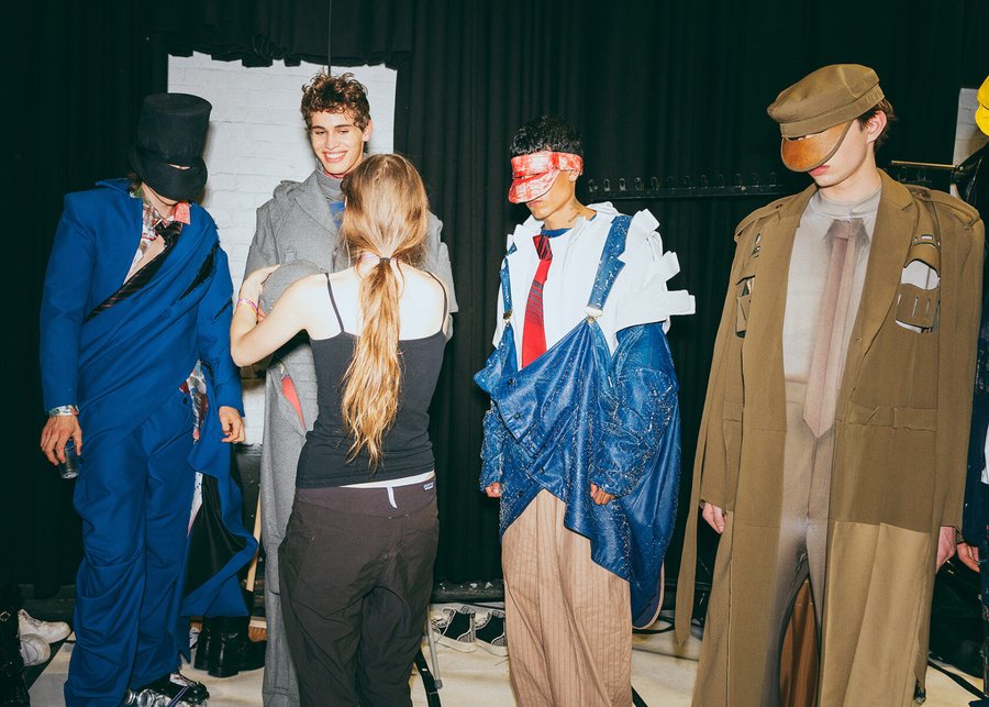 LOOKS, LOOKS, LOOKS - The Antwerp Fashion Department at Work