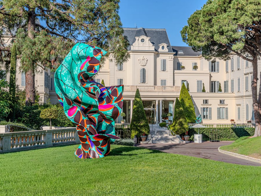 Presentation of major outdoor sculptures in the gardens of Hotel du Cap-Eden-Roc