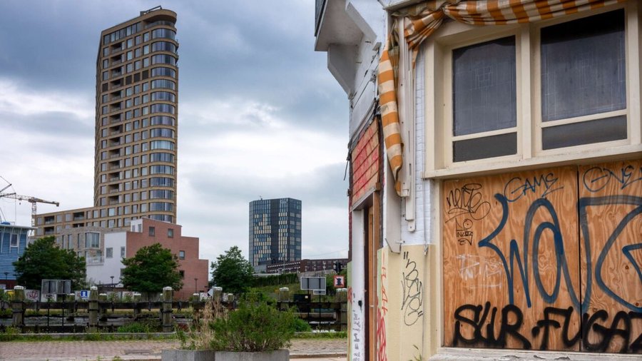 Sporen van de bewegende stad Drie fotografische perspectieven op het veranderende Amsterdam