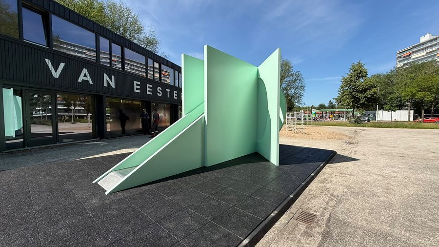SLIDE van Afaina de Jong