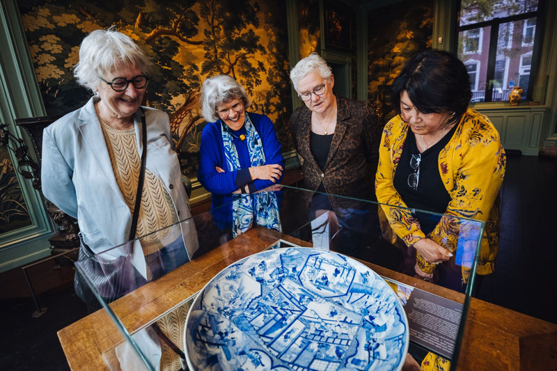 Museumbezoek voor senioren at De Mesdag Collectie, Den Haag